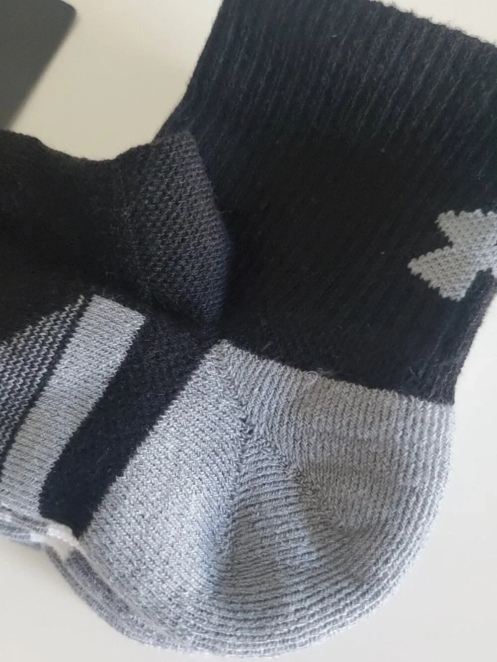 (3-pack) Under Armour Performance Tech Unisex Quarter Socks Size L